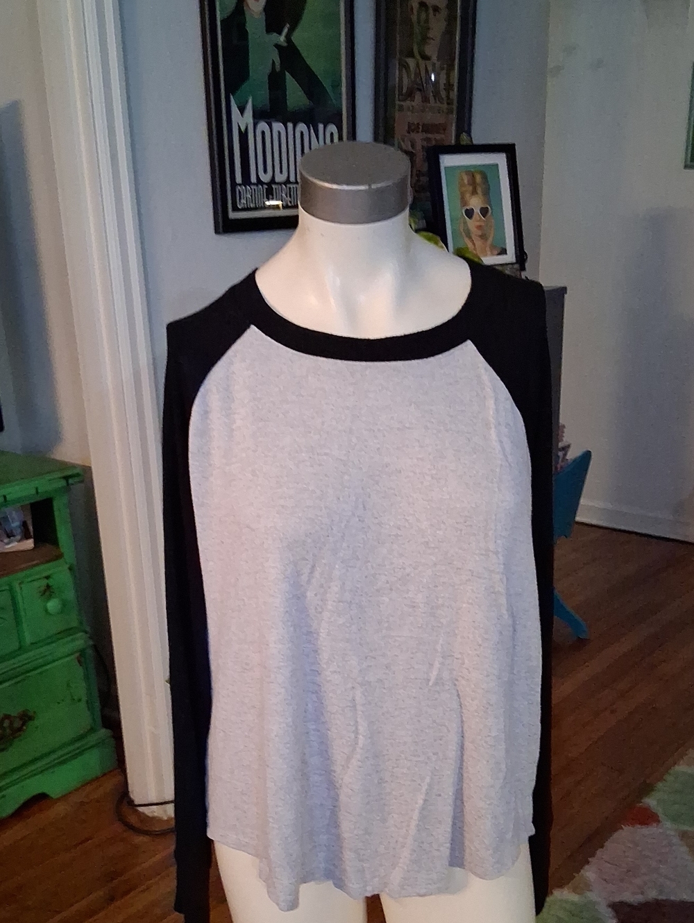 Two-Tone Raglan Long Sleeved Shirt - Black and Light Gray